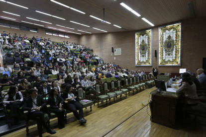 El encuentro se celebró en la Facultad de Veterinaria de León. FERNANDO OTERO