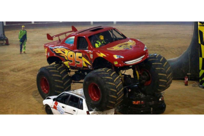 El Monster Truck con el diseño de Rayo McQueen. MARCIANO PÉREZ