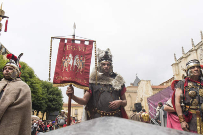Imagen de un acto que recrea el natalicio del águila, fecha de fundación de la Legio VII. FERNANDO OTERO