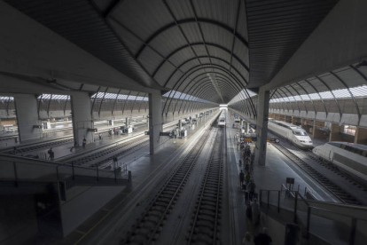 Vista de la estación de Santa Justa en Sevilla donde estuvo el jugador de los juveniles del Córdoba CF Álvaro Prieto. DAVID ARJONA