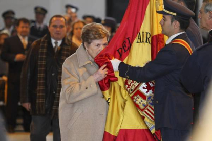 Veintiséis ciudadanos participaron en el Juramento de Fidelidad a la bandera de personal civil | Nuno.