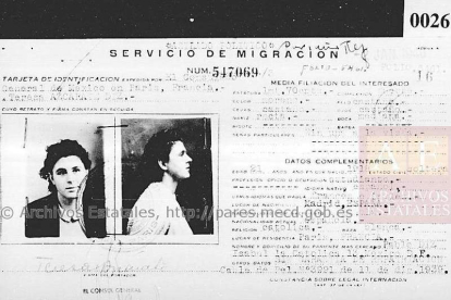 Ficha de emigración de Teresa Azcárate Diz. ARCHIVO FAMILIAR