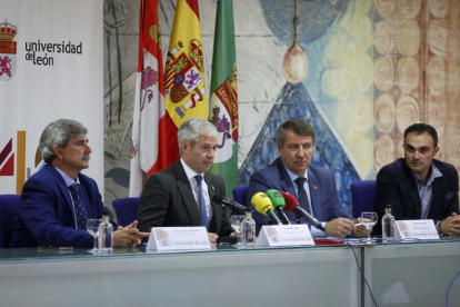 De izquierda a derecha, García Marín, Alonso, Bratushkov y Baelo Álvarez. FERNANDO OTERO