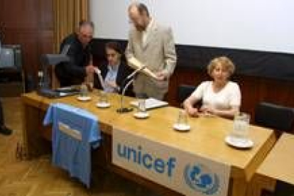 Los representantes de Unicef solicitan la colaboración de los bercianos