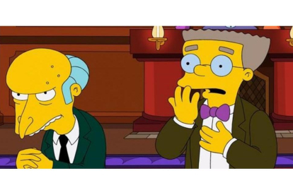 El señor Burns y el fiel Smithers, que sale del armario en la temporada 27ª.
