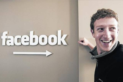 Mark Zuckerberg (1984), fundador de Facebook, controla el 30% de la compañía.