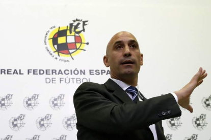 Luis Rubiales expondrá esta mañana la situación de la Primera RFEF a los clubes. JAVIER LIZÓN