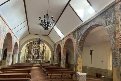 Vista actual de la iglesia de Villacintor con su colección de pinturas murales únicas. S.V.P.