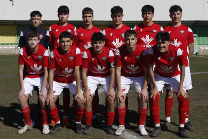 Formación del equipo del Veguellina de la 1ª División Provincial Juvenil. FERNANDO OTERO