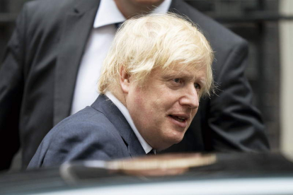 Boris Johnson sale ayer del 10 de Downing Street para ir al Parlamento británico. WILL OLIVER