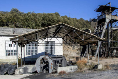 Las instalaciones abandonadas del pozo Malabá, en Torre del Bierzo, podría ser unas en las que desarrollar la planta piloto. M. Á. C.