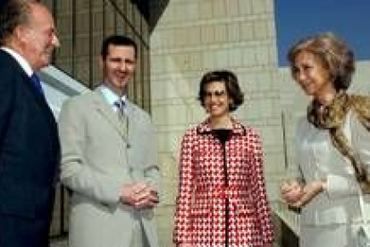 Los Reyes de España visitan el Museo Nacional de Siria junto a Bachar Al Asad y su esposa