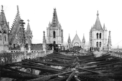 Imagen del incendio ocurrido en la Catedral en 1966. C. A. DELGADO