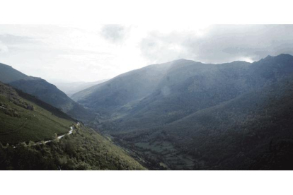 Paisaje de la sierra de Ancares, entre el Bierzo, en la provincia de León, y Lugo, en una imagen de archivo. ANA F. BARREDO