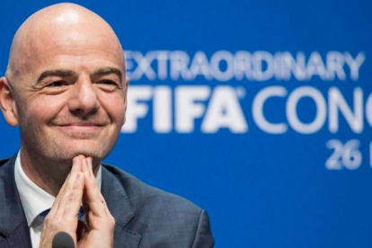 El presidente de la FIFA, Gianni Infantino ha tomado la decisión de excluir a Rusia de Catar 2022 tras las recomendaciones del COI. ENNIO LEANZA