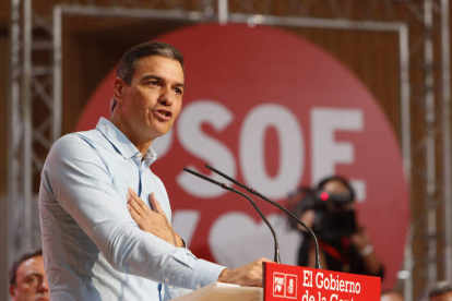 Pedro Sánchez ayer, en la reunión del Consejo Político Federal del PSOE en Zaragoza. JAVIER BELVER