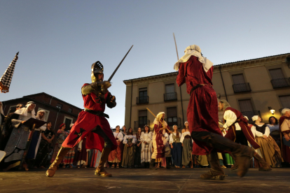 Tributo de las cien doncellas. FERNANDO OTERO