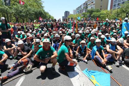 Una de la imágenes icónicas de la III Marcha Negra: los mineros de las cuencas leonesas sentados ocupando la Castellana, la arteria principal de Madrid, el 11 de julio de 2012. FOTO NORBERTO