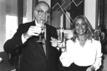 Marina Castaño en sus buenos tiempos junto al Nobel Camilo José Cela