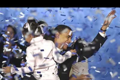 Chicago se echó a la calle para apoyar al candidato negro demócrata Barak Obama, que apareció en la noche electoral acompañado de su hija de seis años.