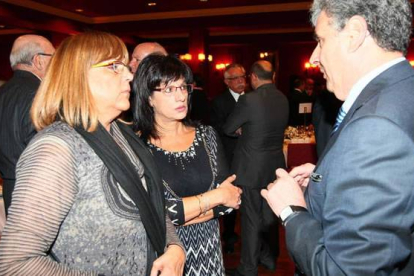 Carmen Mallo, Teresa Gutiérrez y Graciliano Palomo