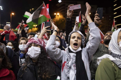 Manifestación de ciudadanos palestinos en medio de la escalada violenta. TOLGA BOZOGLU