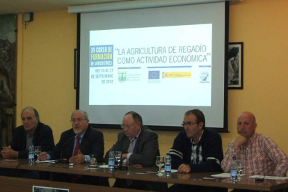 Ferrero, Valín, González Quintanilla, Falagán y Mantecón, en la clausura del curso.