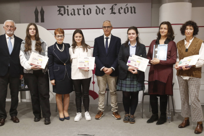 Entrega de los premios del concurso ‘Fechas para la historia’ celebrada en el Club de Prensa del Diario de León. RAMIRO