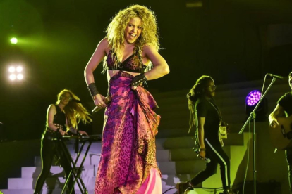 Shakira, en una actuación en el estadio Roberto Meléndez de Barranquilla, en julio.