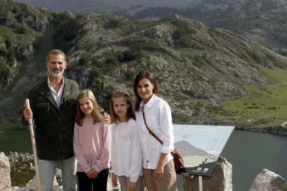 Felicitacion de Navidad de los Reyes y sus hijas, Leonor, princesa de Asturias y la infanta Sofía.