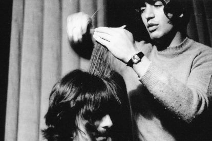 Leslie Cavendish corta el pelo a George Harrison