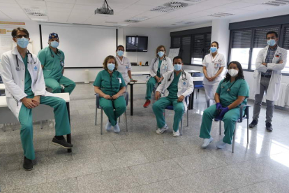 El equipo de profesionales del Hospital San Juan de Dios que ha participado en el proyecto nacional. RAMIRO