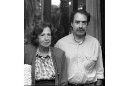 Rosario Conde y su hijo, Camilo José, en una imagen tomada en 1989
