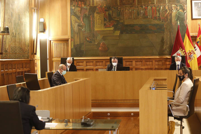 Un Pleno en la Diputación de León. MARCIANO PÉREZ