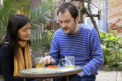 La doctora en Física Cuántica Sonia Fernández-Vidal y el escritor y periodista Francesc Miralles. DL.