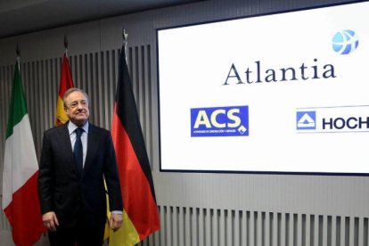 El presidente de ACS, Florentino Pérez, en la rueda de prensa con Atlantia y Hochtief donde se presentaron los detalles de la OPA sobre Abertis.