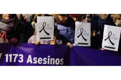 Concentración celebrada en el mes de enero en Valladolid contra el asesinato de una mujer y su hija de 8 años. NACHO GALLEGO