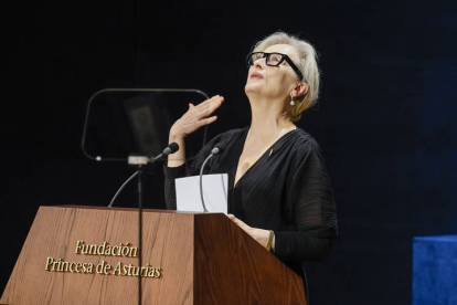 La actriz estadounidense Meryl Streep, Premio Princesa de Asturias de las Artes interviene durante la gala. BALLESTEROS