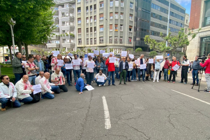 Protesta de los funcionarios de los Juzgados en pleno centro de León. MÁZ