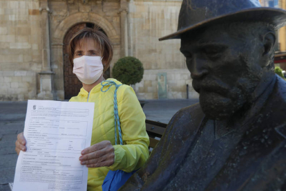 Pilar Alonso se ofreció para trabajar en la pandemia, se contagió y no ha sido renovada. JESÚS F. SALVADORES