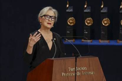 La actriz estadounidense Meryl Streep, Premio Princesa de Asturias de las Artes interviene durante la gala. BALLESTEROS