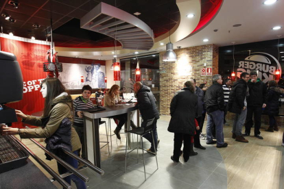 Burger King abre en León dos centros, en Michaisa y La Lastra. RAMIRO