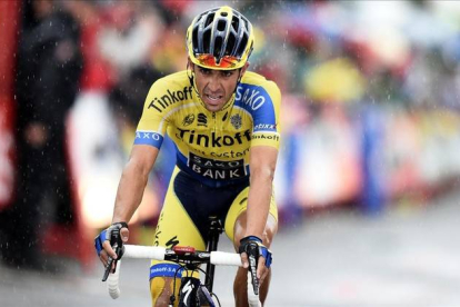 Contador, en el final de una de las etapas de la Vuelta.