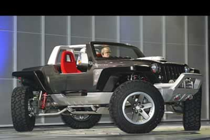 Daimler-Chrysler ha dado ha conocer el Jeep Hurricane, un prototipo aún en pruebas.