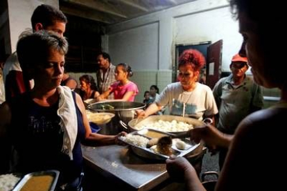 Los turistas españoles que estaban en Cancún, alrededor de 300, han sido evacuados a los refugios.