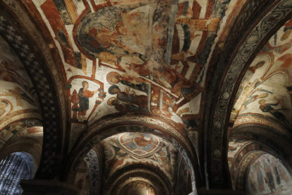 El gobierno autonómico anuncia la restauración de las pinturas murales del Panteón Real de la Colegiata de San Isidoro y sus espacios concatenados. RAMIRO