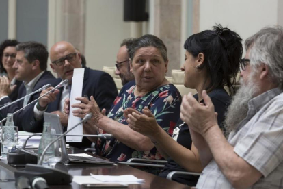 Diputados de Junts pel Sí y la CUP, el pasado 4 de julio, durante la presentación de la ley del referéndum.