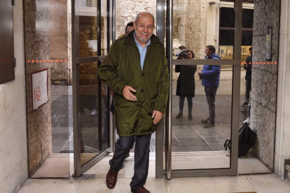 Francisco Igea a su llegada a la sede de Cs en Valladolid.