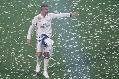Cristiano Ronaldo, durante la fiesta del domingo en el Bernabéu tras lograr la 'Duodécima' Champions.