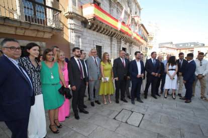 Tudanca se reunió con los suyos en la fiesta. L. DE LA MATA